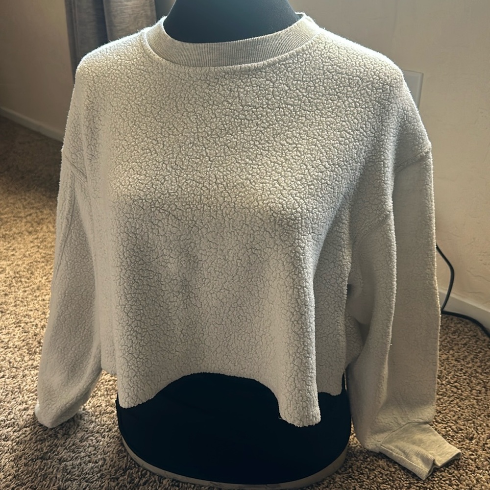 Strut this! Gray crop sweatshirt - OS